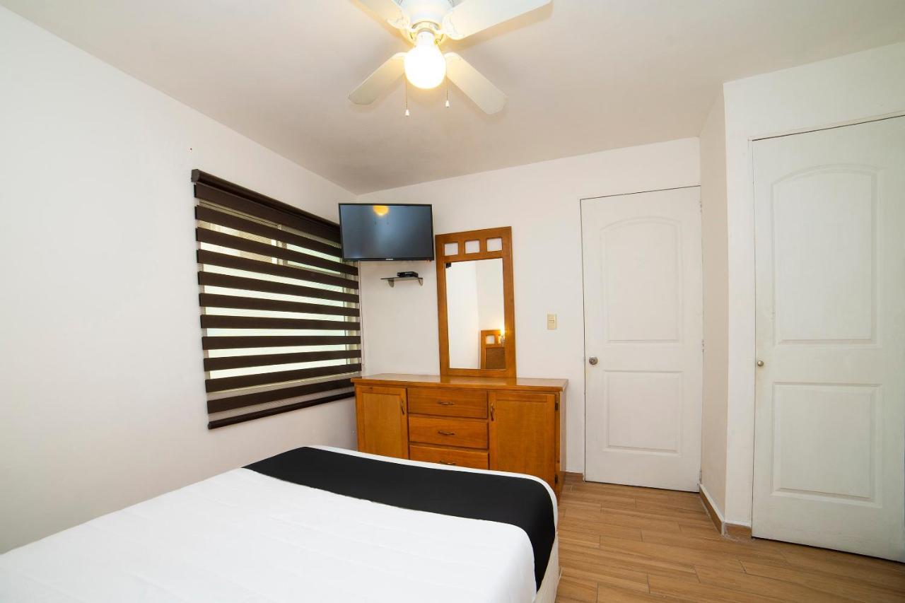 Amueblados San Isidro Hotel Leon Bagian luar foto